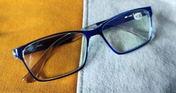 Full Rim with Spring Reading Glass Chasme, Attractive, Colorful and Elegant Look, Comfortable fit, Ideal for Male & Female - Image 4